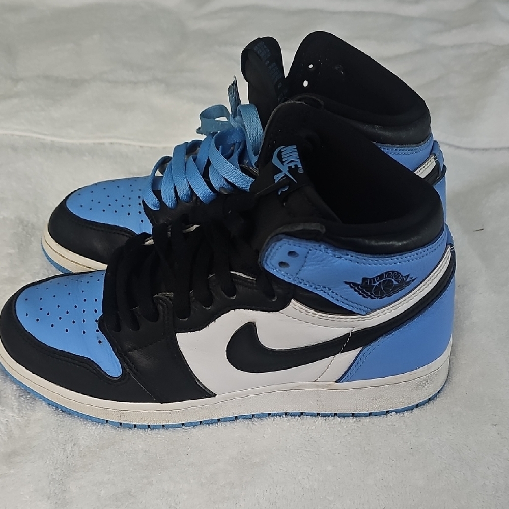 Jordan 1 Retro High OG 'UNC Toe' For Kids